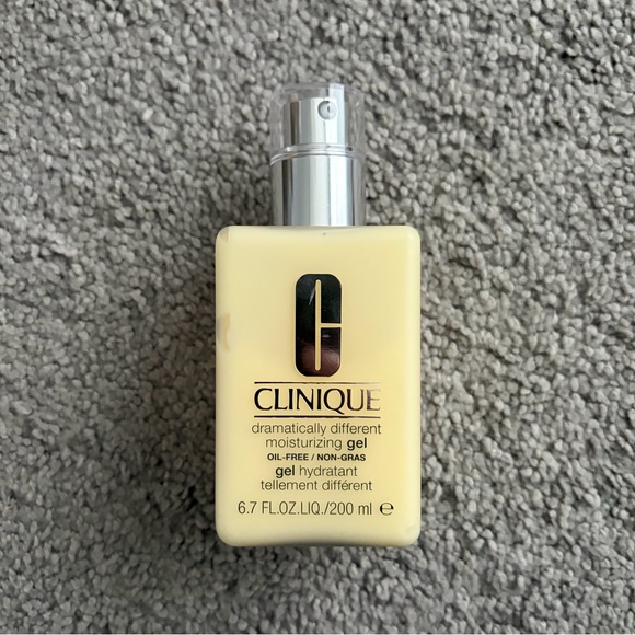 Clinique Other - Clinique Moisturizing Gel Cream